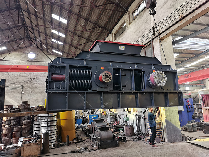 2PG1500x1000大型對輥破碎機(jī)發(fā)往陜西