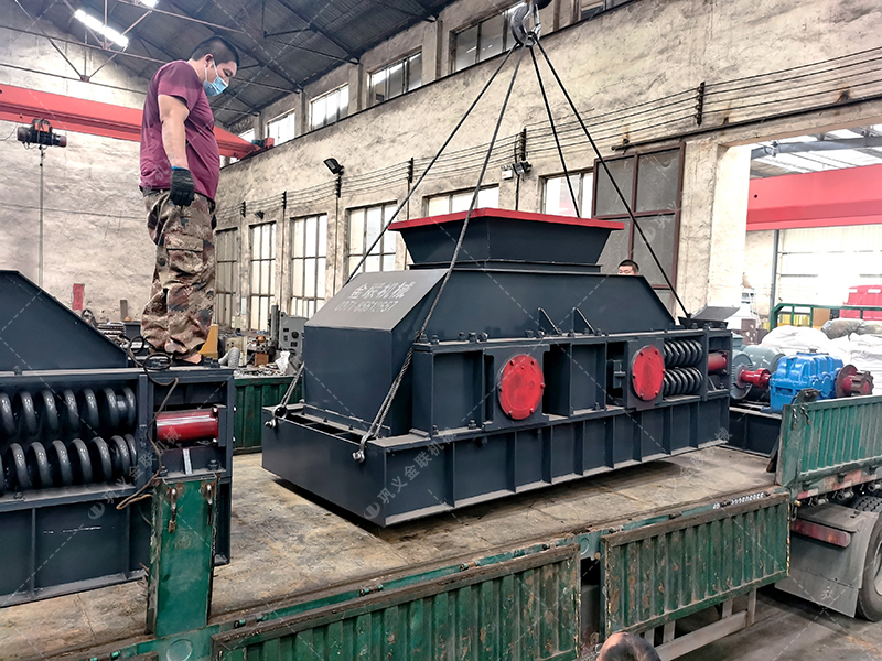 處理礦山廢石料用1510型對(duì)輥制砂機(jī)產(chǎn)能如何？