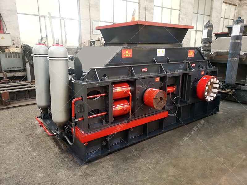 青石對(duì)輥破碎機(jī)：為何在礦山開采中備受青睞？